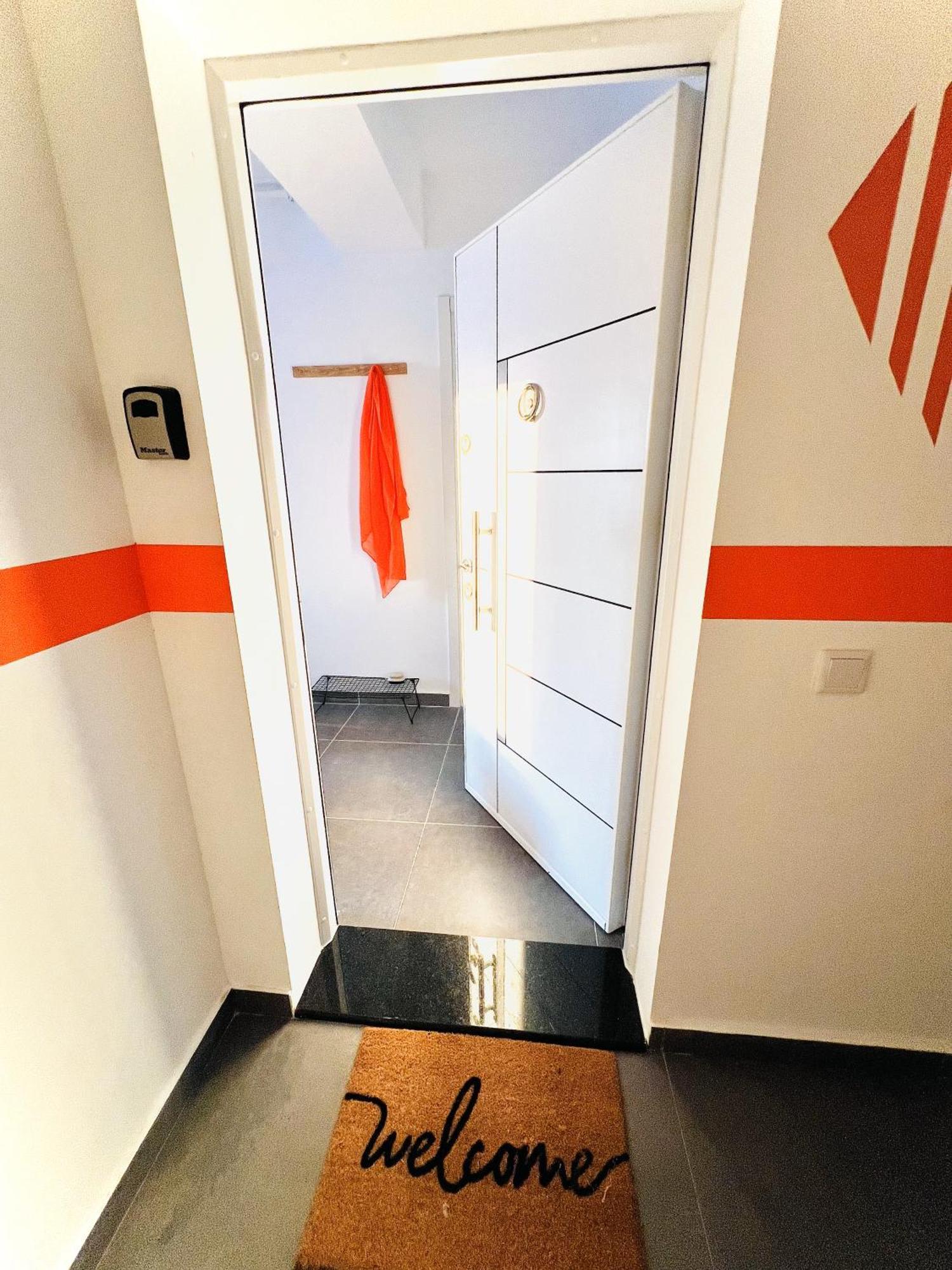 Airport Gardens Loft Apartment Otopeni Exterior foto