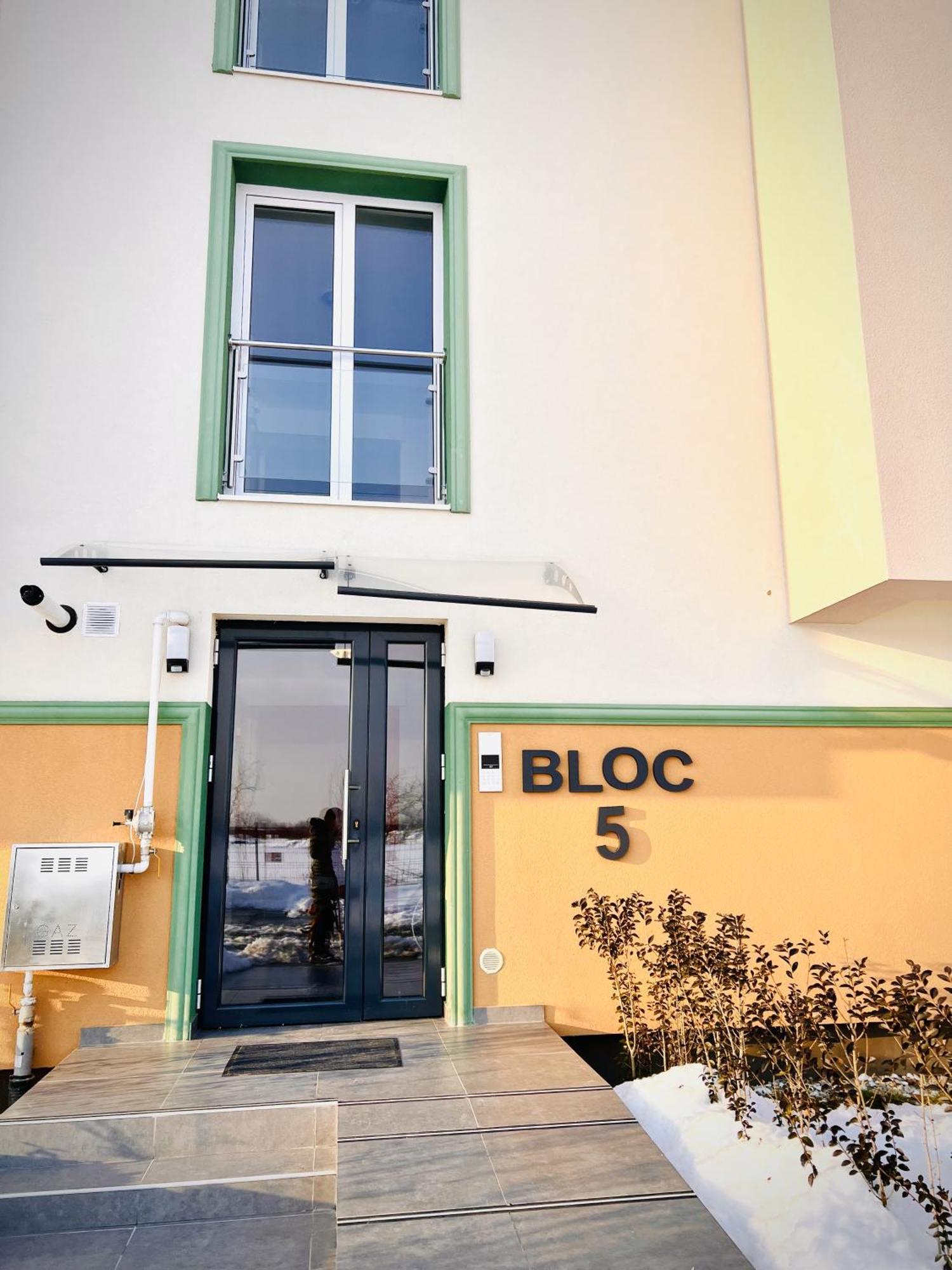 Airport Gardens Loft Apartment Otopeni Exterior foto